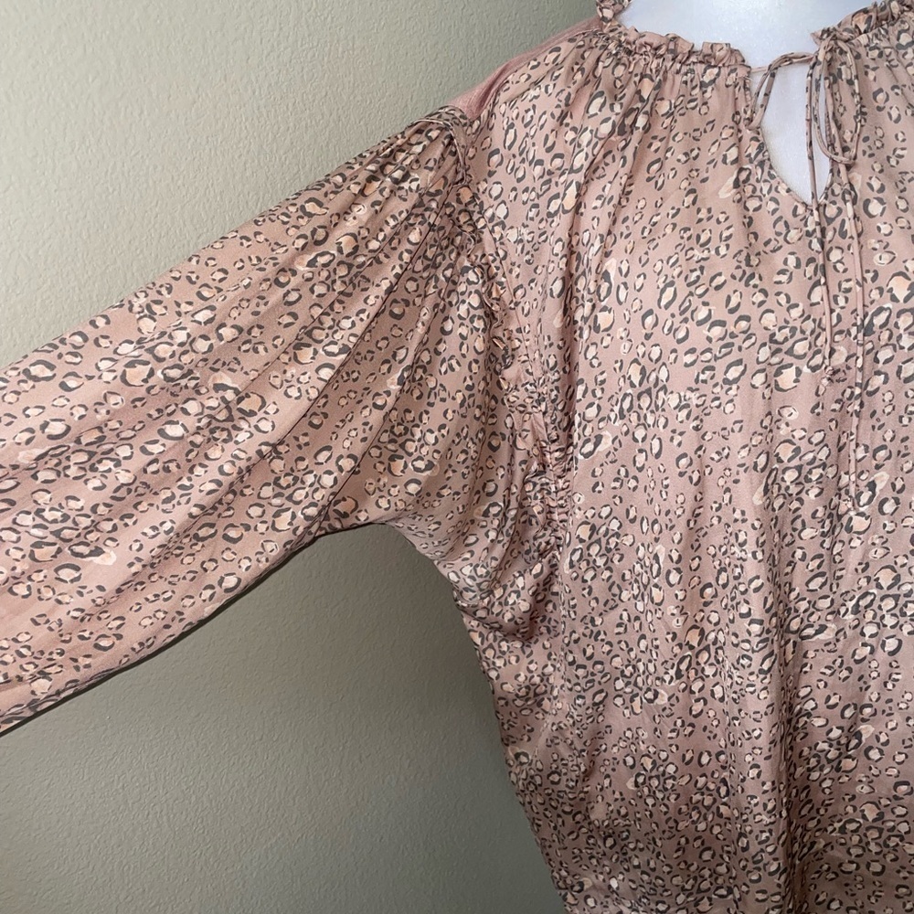 Anthropologie Dolan Left Coast Miramar Ruffle Leopard Top Sz 1X Pink Long Sleeve - Picture 3 of 7